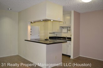 10047 Westpark Dr in Houston, TX - Building Photo - Building Photo