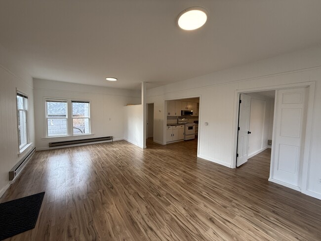 125 E Allen Ave in Chelan, WA - Building Photo - Building Photo