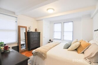 900 W End Ave in New York, NY - Building Photo - Building Photo