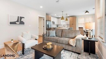 19020 Potts Pk Ln, Unit 8-202 in Davidson, NC - Building Photo