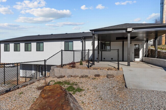 164 Forsyth-Taneyville Rd in Forsyth, MO - Building Photo - Building Photo