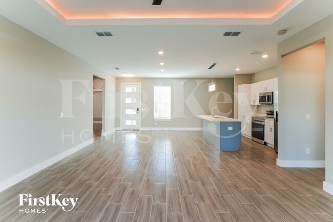 1666 Redfin Dr in Poinciana, FL - Building Photo - Building Photo