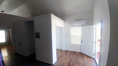 2004 Family Ln. in Clyde, TX - Foto de edificio - Building Photo