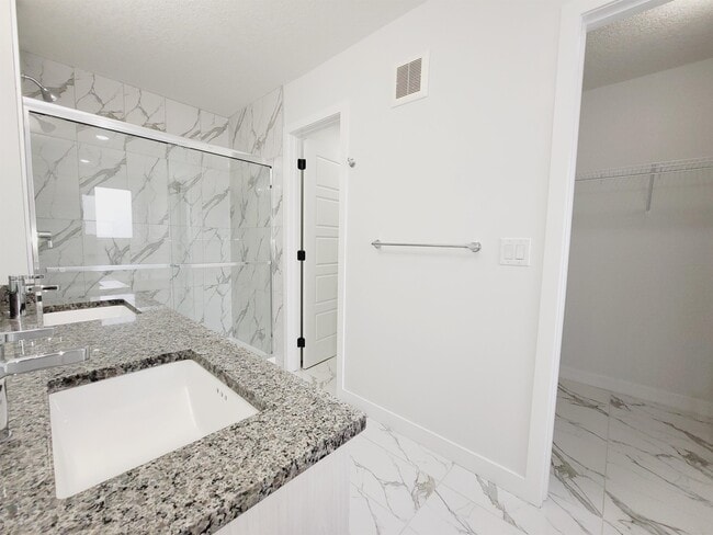 911-174 174 St SW in Edmonton, AB - Building Photo - Building Photo