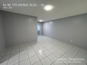 86 NE 5th Ave-Unit -86 in Hialeah, FL - Building Photo - Building Photo