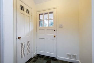 316 Forest Dr in Falls Church, VA - Building Photo - Building Photo