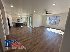 1855 350 N in Hurricane, UT - Building Photo - Building Photo