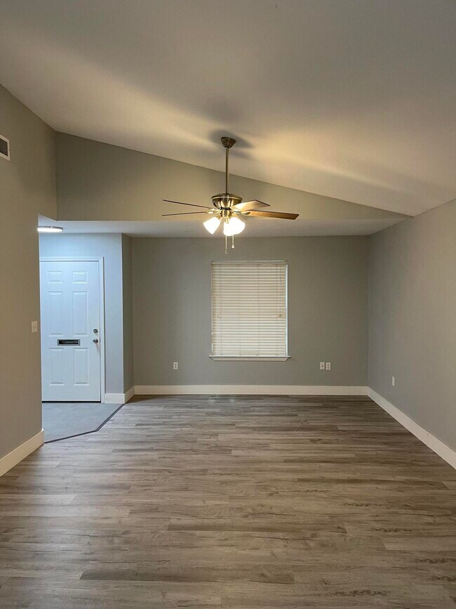 7482 Autumn Trace Blvd in Navarre, FL - Building Photo - Building Photo