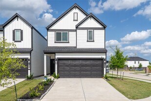 12327 Brandenburg Gate Rd in Houston, TX - Building Photo