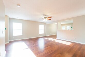 417 Autumn Creek Dr in Dallas, GA - Foto de edificio - Building Photo