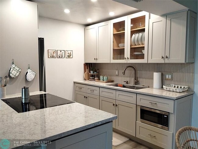 3402 Bimini Ln