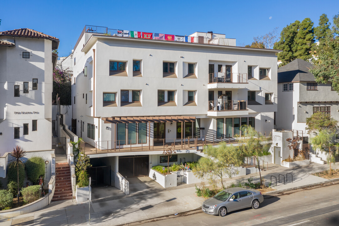 611 Gayley in Los Angeles, CA - Building Photo