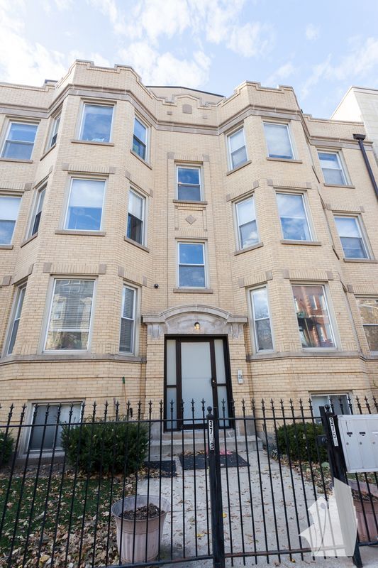 3750 N Wilton Ave in Chicago, IL - Building Photo - Building Photo