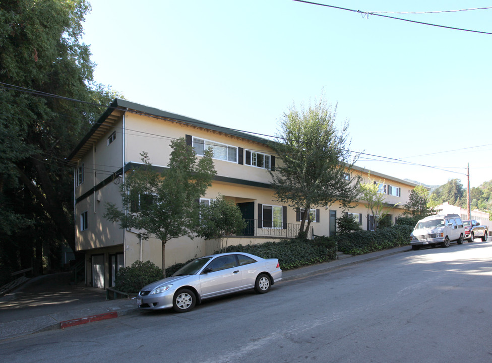 505 Cane St in Larkspur, CA - Foto de edificio