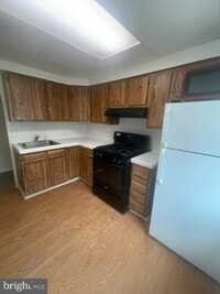 3223 Guilford St photo'