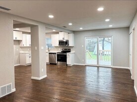 211 Wanda Dr in Irving, TX - Building Photo