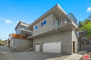 2154 Fargo St, Unit 2154 in Los Angeles, CA - Building Photo