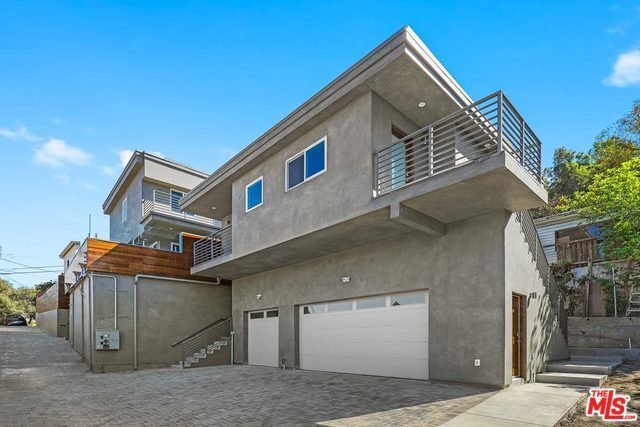 property at 2154 Fargo St