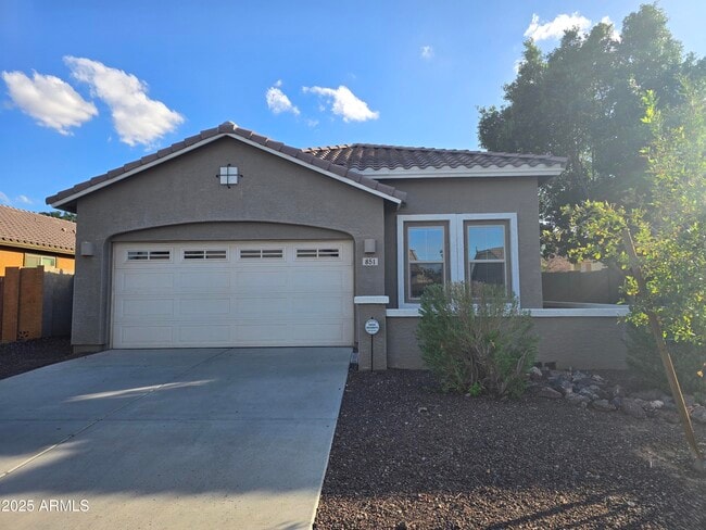 property at 851 E Aberdeen Dr