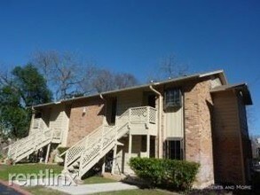 421 W San Antonio St-Unit -F2 in San Marcos, TX - Foto de edificio - Building Photo