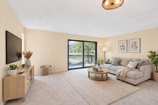 612 Pine Ridge Pl in Raleigh, NC - Building Photo