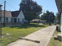 915 Eleanor St photo'