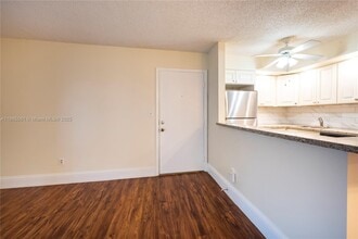 9522 N Belfort Cir in Tamarac, FL - Building Photo - Building Photo