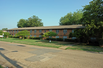 5717-5729 Martel Ave in Dallas, TX - Foto de edificio - Building Photo