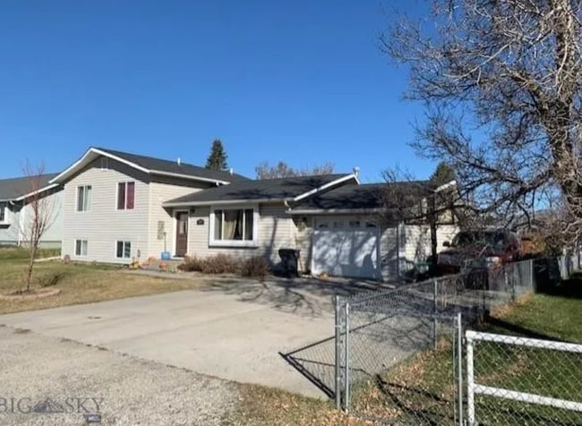 property at 909 Yellowstone Ave