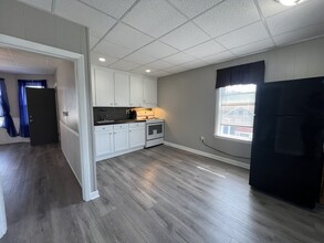 19 Malvey St in Fall River, MA - Building Photo - Building Photo