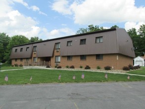 13-15 George Dr in Brookville, PA - Foto de edificio - Building Photo