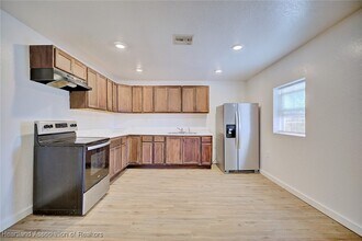 915 S Waldron Ave in Avon Park, FL - Building Photo - Building Photo