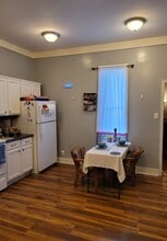 628 Clark Ave, Unit B in Jefferson City, MO - Foto de edificio - Building Photo