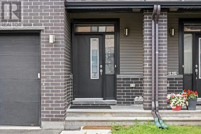 14 Hackney Private in Ottawa, ON - Building Photo - Building Photo