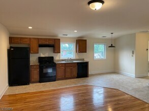 12 Brown St in Nutley, NJ - Building Photo - Building Photo
