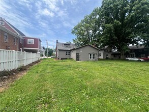 214 Front St in Berea, OH - Building Photo - Building Photo