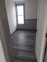 36 W Eau Claire St, Unit 3 in Rice Lake, WI - Foto de edificio - Building Photo