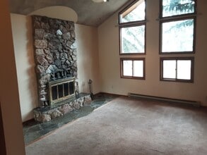 3943 Stevensville River Rd, Unit B in Stevensville, MT - Building Photo - Building Photo