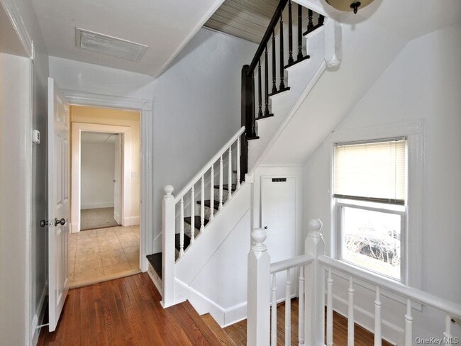 84 Nelson Ave in Harrison, NY - Building Photo - Building Photo