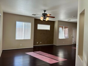 3719 Lodina Ct in Las Vegas, NV - Building Photo - Building Photo