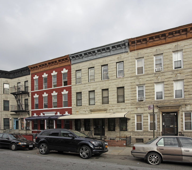 317 Chauncey St in Brooklyn, NY - Building Photo