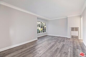 5018 Clinton St in Los Angeles, CA - Building Photo - Building Photo