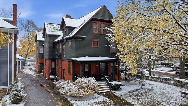 98 Barrington St in Rochester, NY - Building Photo - Building Photo