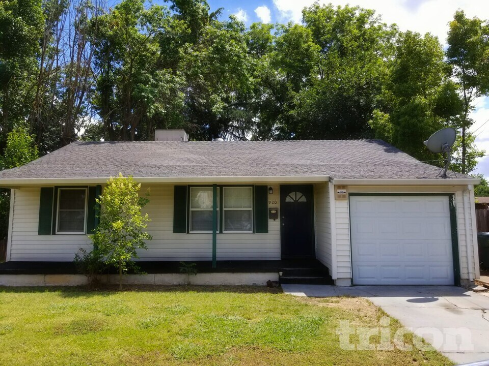 920 Kimball Ave in Yuba City, CA - Building Photo