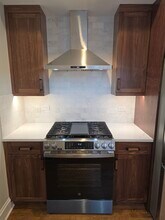 240 Lathrop Ave, Unit 1 in Forest Park, IL - Foto de edificio - Building Photo