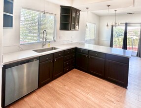 28076 East Dr in Canyon Lake, CA - Building Photo - Building Photo