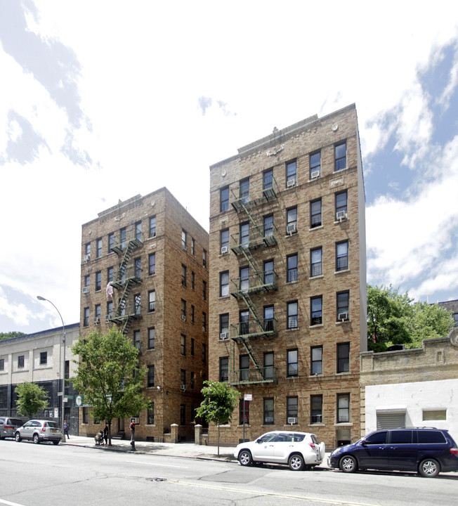 20 Sherman Ave in New York, NY - Building Photo