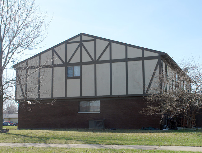 Merrillville 4 Plexes in Merrillville, IN - Building Photo - Building Photo