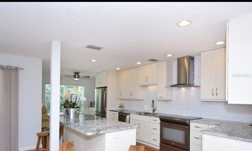 7477 Mariana Dr in Sarasota, FL - Building Photo - Building Photo