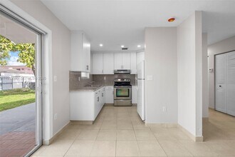 85 W 24th St in Hialeah, FL - Building Photo - Building Photo